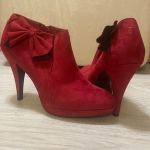 IMPO Portia Bow Suede Booties Red